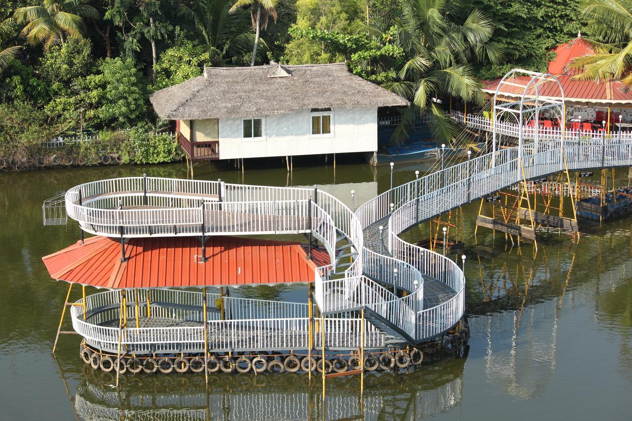 Mango Meadows Kottayam Exterior foto